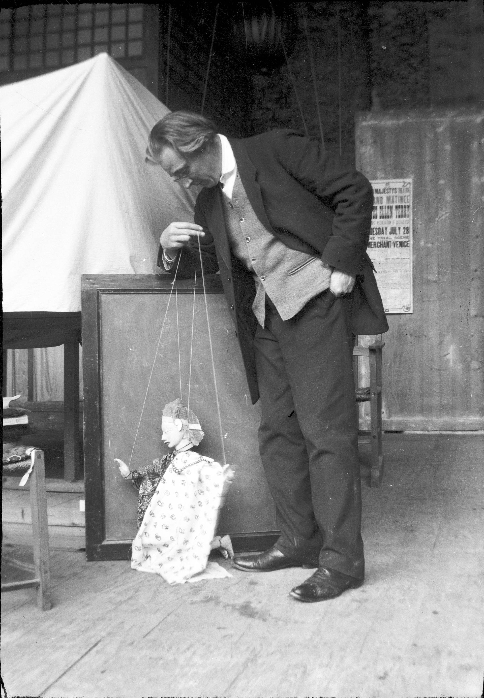 O Craig με μια μαριονέτα. Φλωρεντία, (1914). 